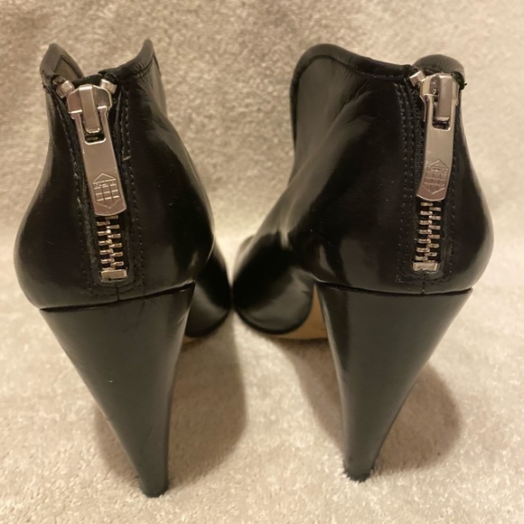 Vince Camuto black open-toe bootie - Picture 4 of 6